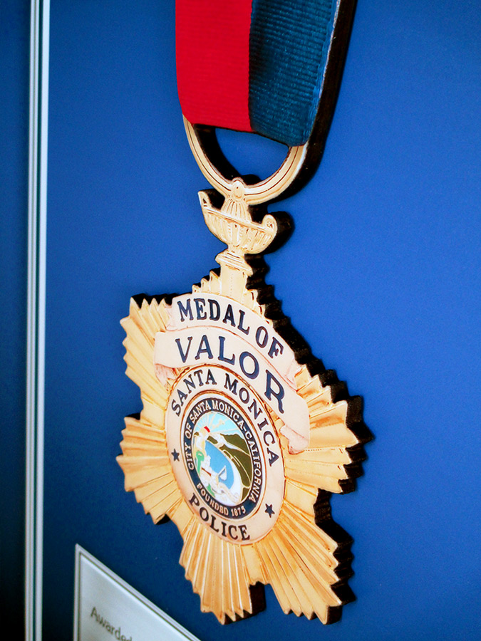 Cut-out glossy medal from Badge Frame